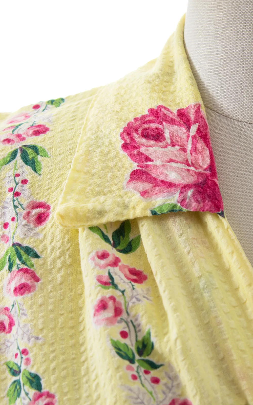 1940s Bold Rose Wrap Dress | medium