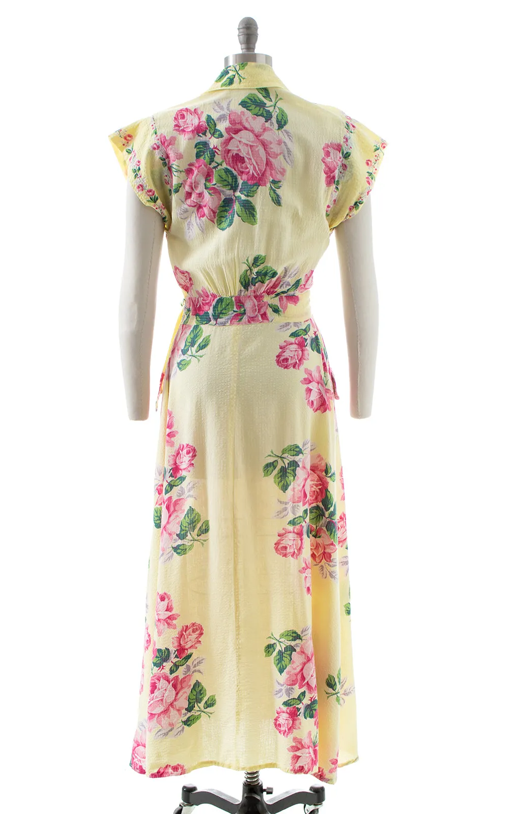 1940s Bold Rose Wrap Dress | medium