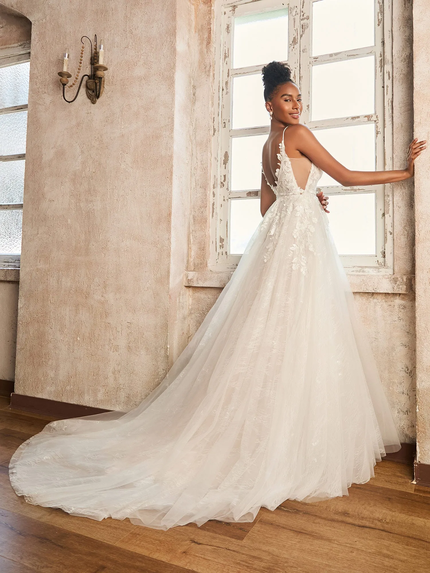 Appliqued Plunging V-neck Spaghetti Straps Wedding Dress White