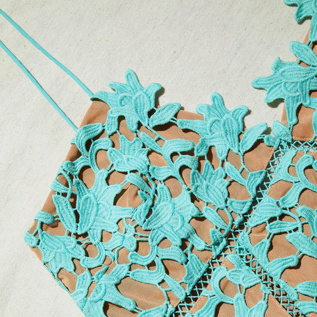 Aqua Azaelea Lace Midi Dress