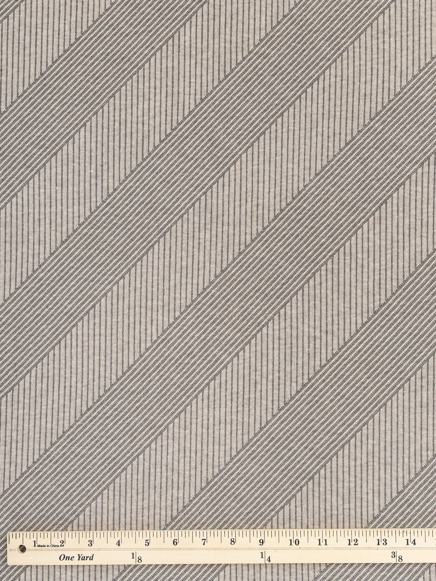 Diagonal Stretch Wide Rib Knit - Beige   Black - Swatch