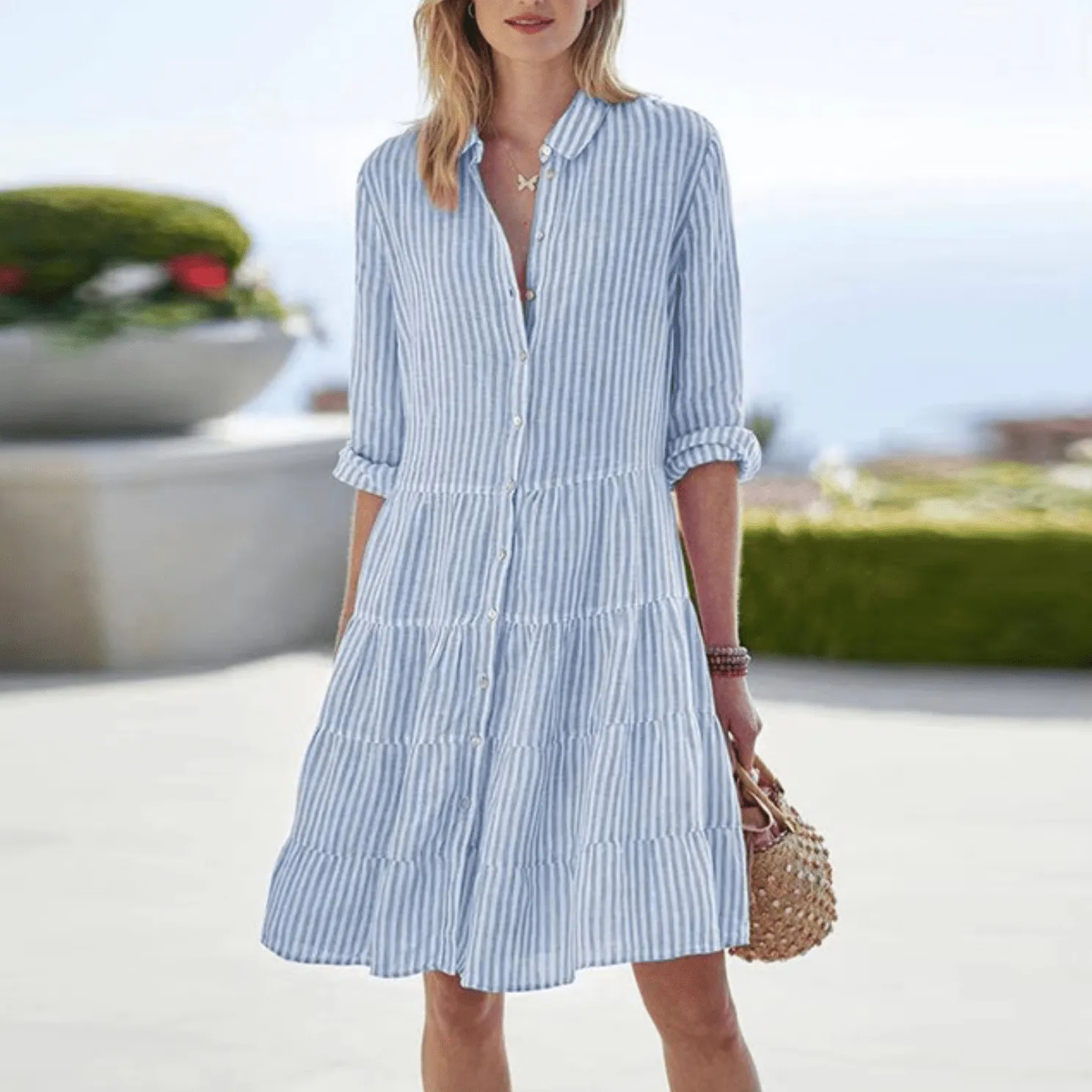 Gestreepte jurk aan zee - breezy-chic zomerbenodigdheden
